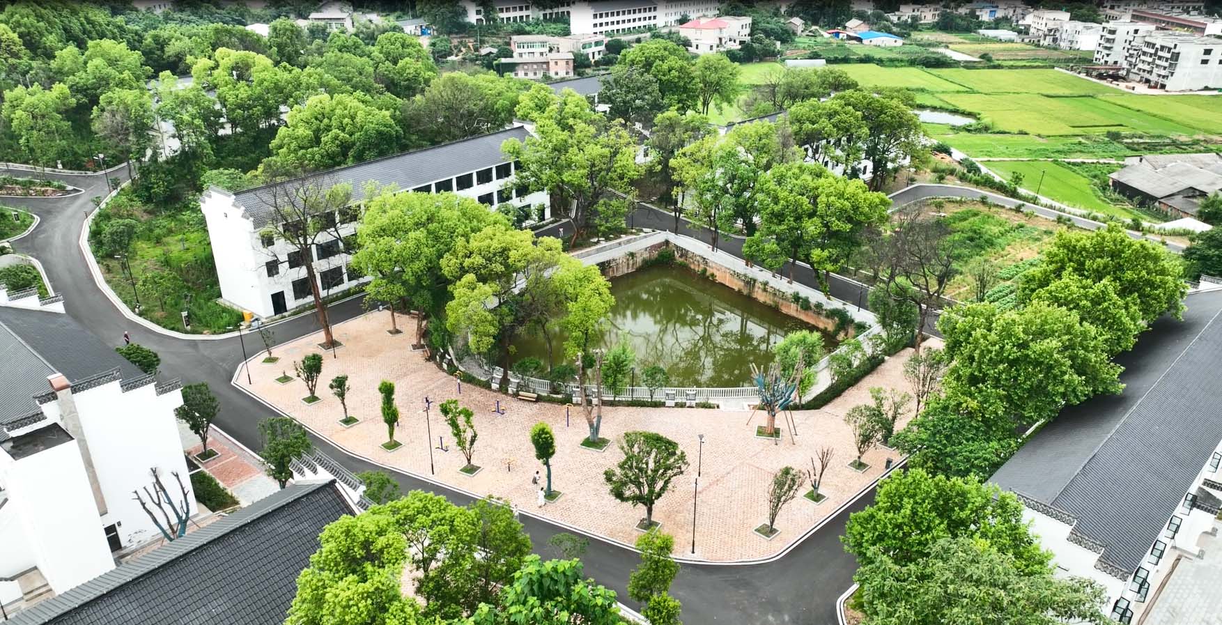 俯瞰華遠(yuǎn)康養(yǎng)中心，優(yōu)美的環(huán)境